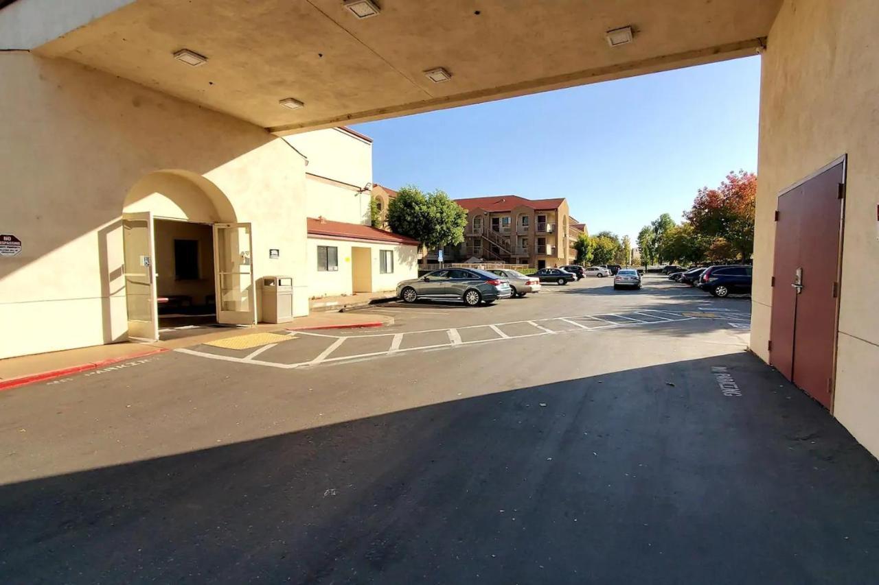 California Inn And Suites, רנצ'ו קורדובה מראה חיצוני תמונה